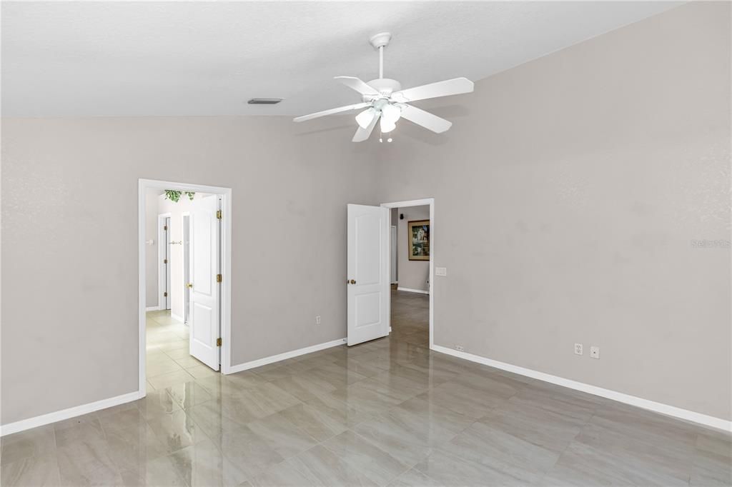 На продажу: $369,000 (3 спален, 2 ванн, 1769 Квадратных фут)