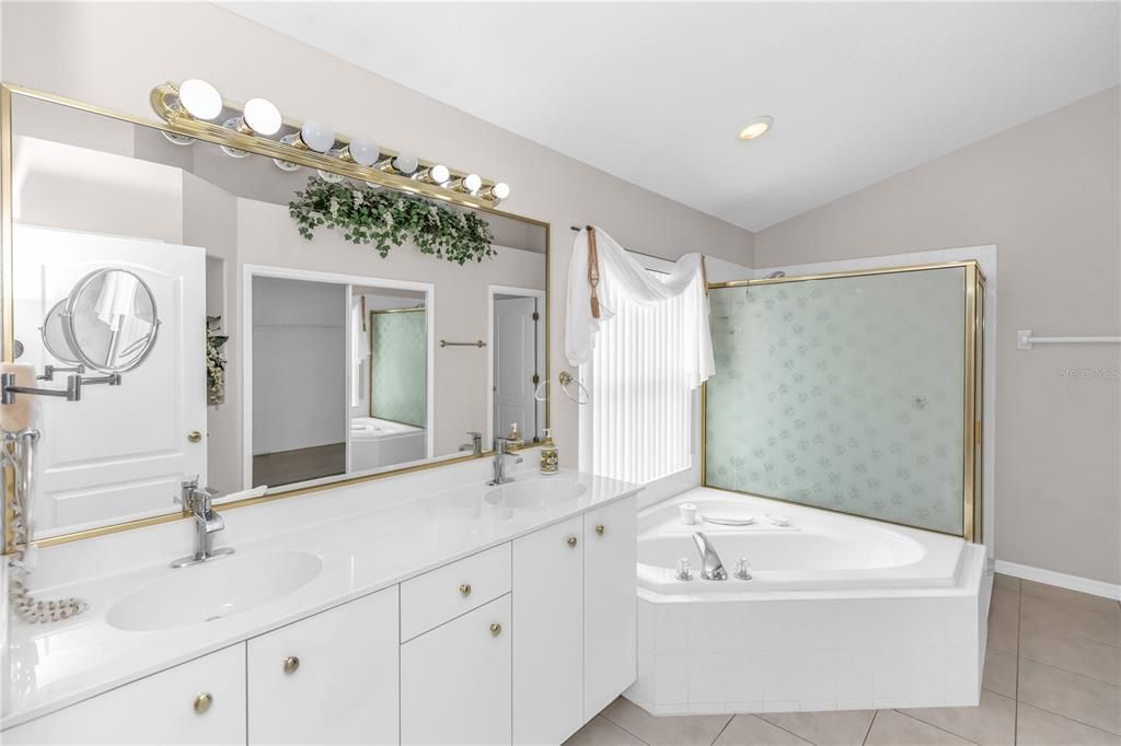 На продажу: $369,000 (3 спален, 2 ванн, 1769 Квадратных фут)