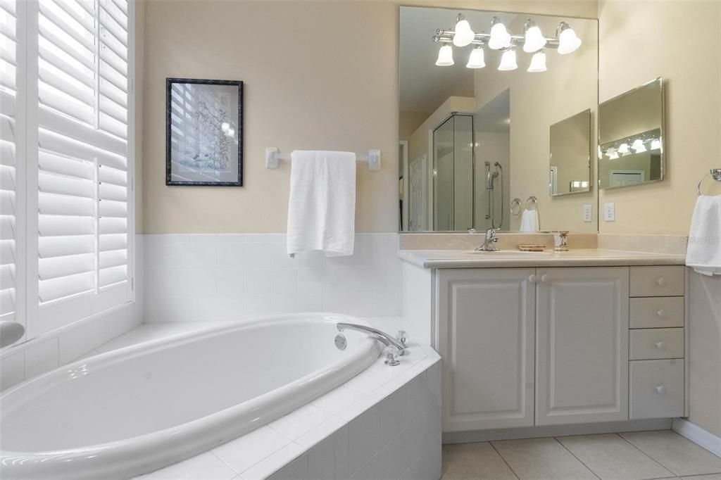 En Venta: $624,500 (2 camas, 2 baños, 2260 Pies cuadrados)