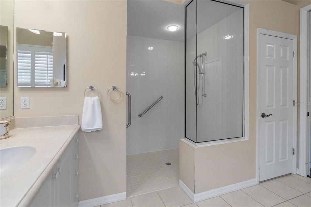 En Venta: $624,500 (2 camas, 2 baños, 2260 Pies cuadrados)