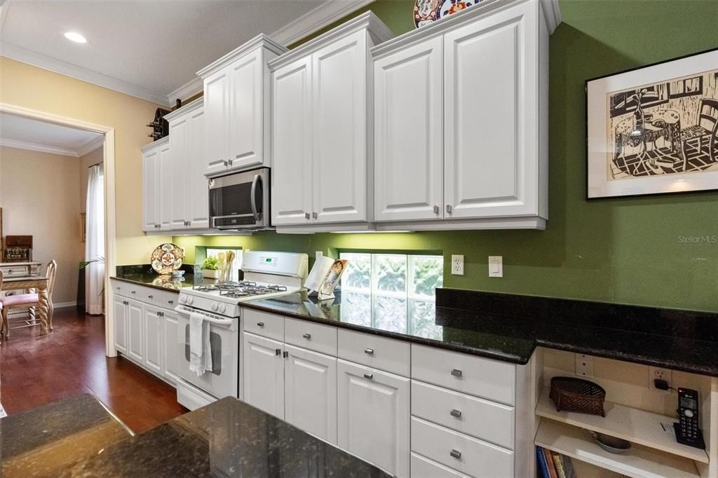 En Venta: $624,500 (2 camas, 2 baños, 2260 Pies cuadrados)