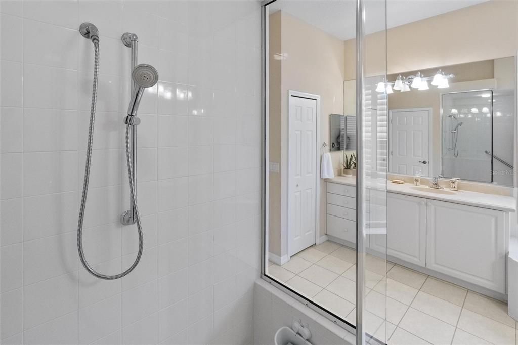 En Venta: $624,500 (2 camas, 2 baños, 2260 Pies cuadrados)