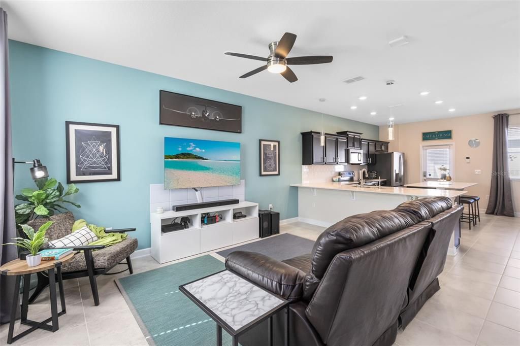 Active With Contract: $399,500 (3 beds, 2 baths, 1636 Square Feet)