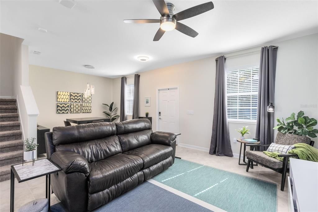 Active With Contract: $399,500 (3 beds, 2 baths, 1636 Square Feet)