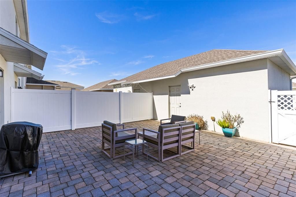 Active With Contract: $399,500 (3 beds, 2 baths, 1636 Square Feet)