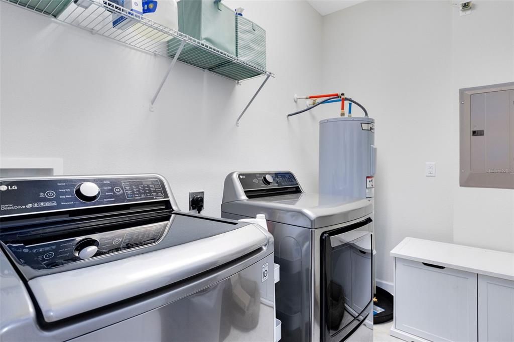 Active With Contract: $399,500 (3 beds, 2 baths, 1636 Square Feet)