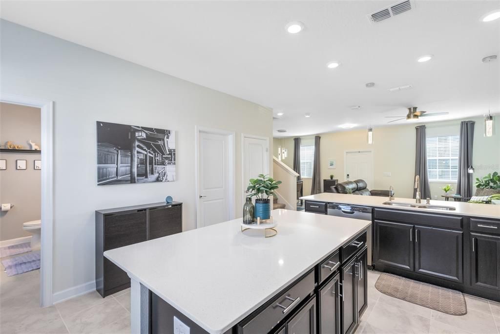 Active With Contract: $399,500 (3 beds, 2 baths, 1636 Square Feet)