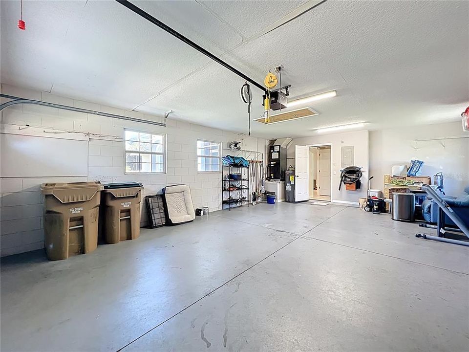 Activo con contrato: $289,000 (2 camas, 2 baños, 1406 Pies cuadrados)