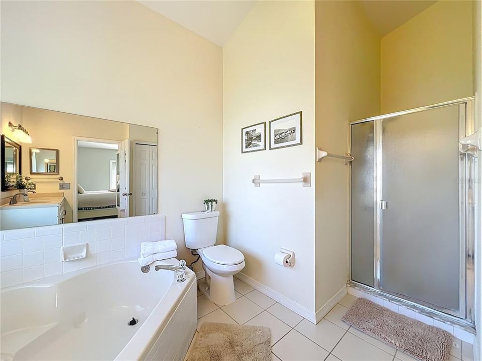 Activo con contrato: $289,000 (2 camas, 2 baños, 1406 Pies cuadrados)