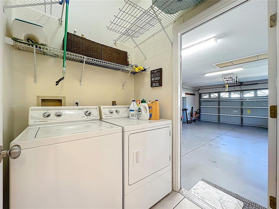 Activo con contrato: $289,000 (2 camas, 2 baños, 1406 Pies cuadrados)