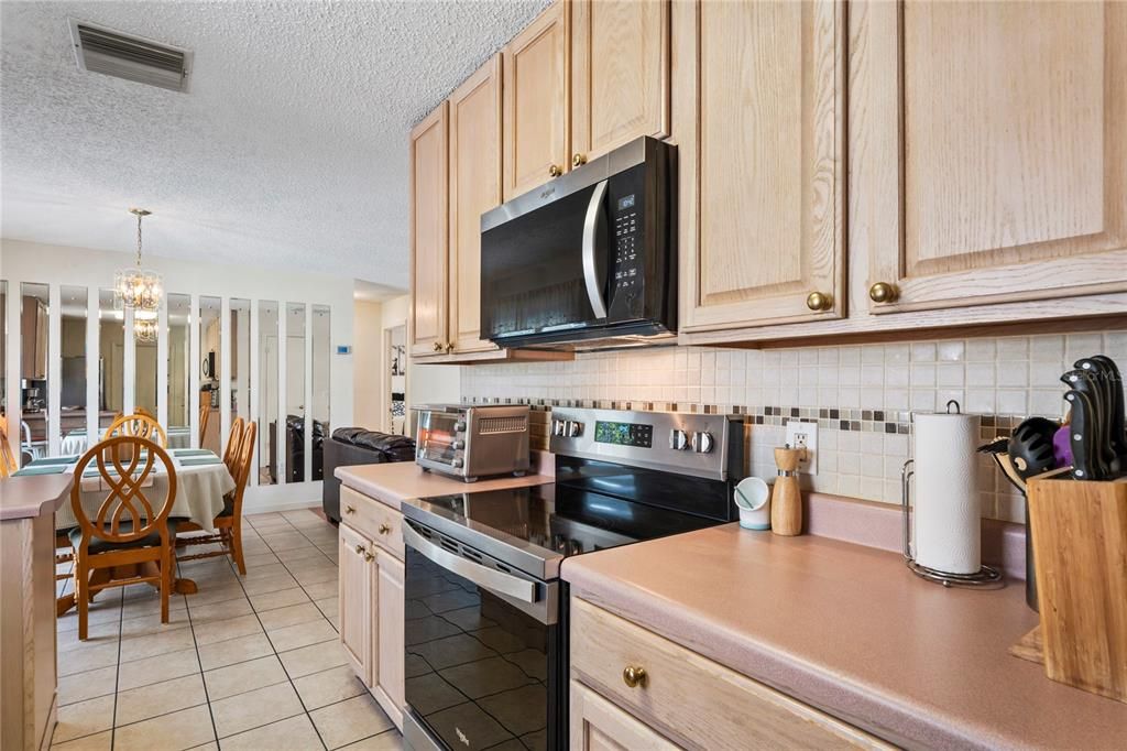 待售: $299,900 (3 贝兹, 2 浴室, 1114 平方英尺)