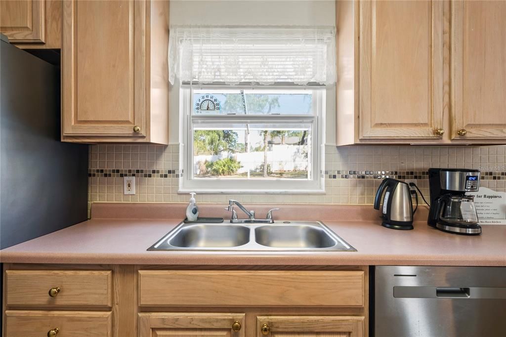 待售: $299,900 (3 贝兹, 2 浴室, 1114 平方英尺)