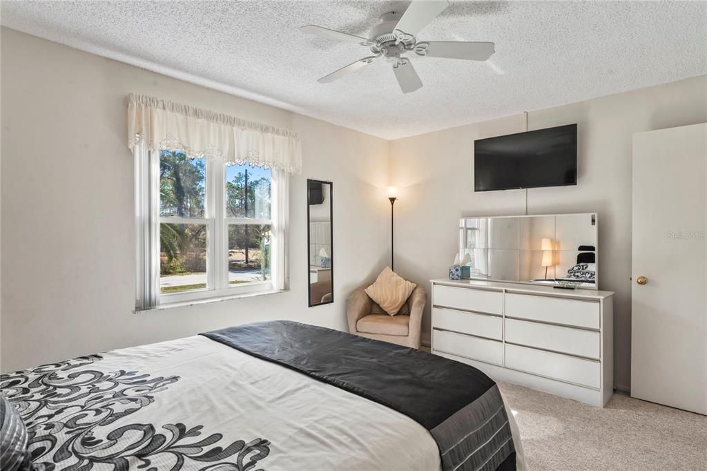 待售: $299,900 (3 贝兹, 2 浴室, 1114 平方英尺)