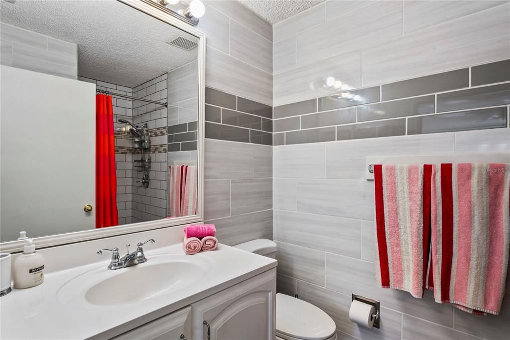 待售: $299,900 (3 贝兹, 2 浴室, 1114 平方英尺)