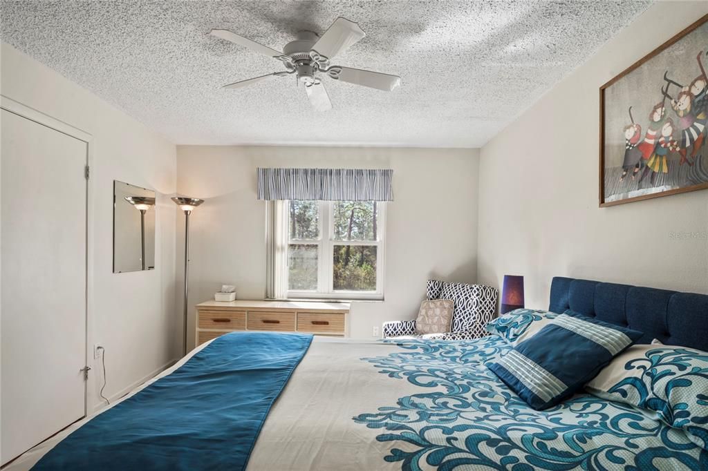 待售: $299,900 (3 贝兹, 2 浴室, 1114 平方英尺)