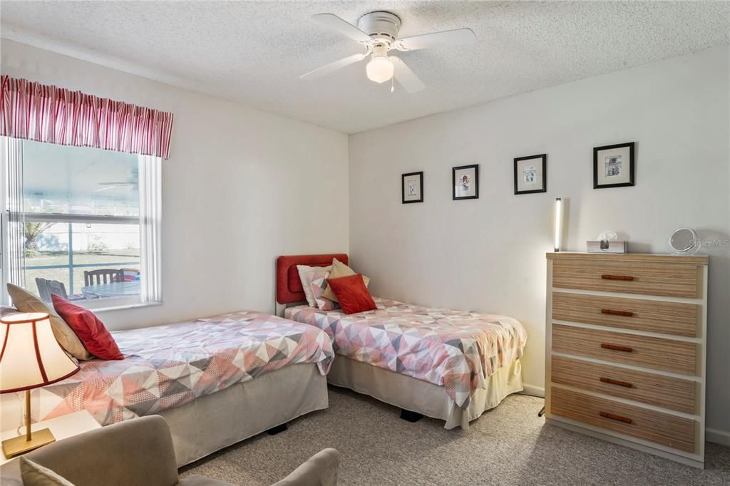 待售: $299,900 (3 贝兹, 2 浴室, 1114 平方英尺)