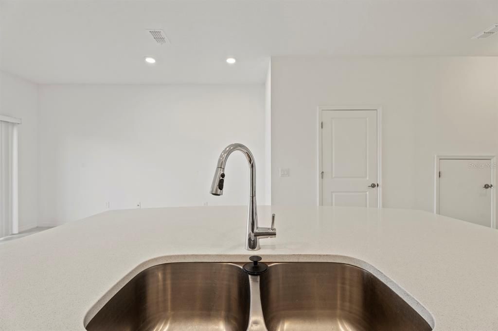 En Venta: $310,000 (3 camas, 2 baños, 1365 Pies cuadrados)