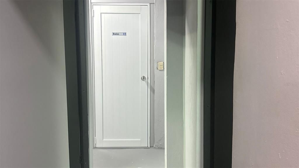 待售: $365,000 (5 贝兹, 2 浴室, 2296 平方英尺)