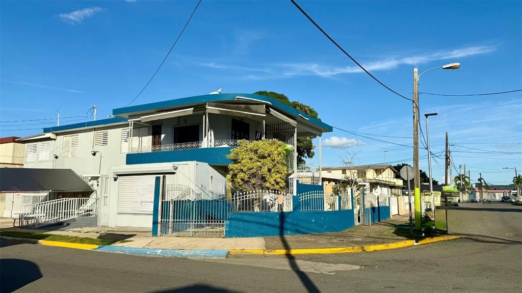 待售: $365,000 (5 贝兹, 2 浴室, 2296 平方英尺)