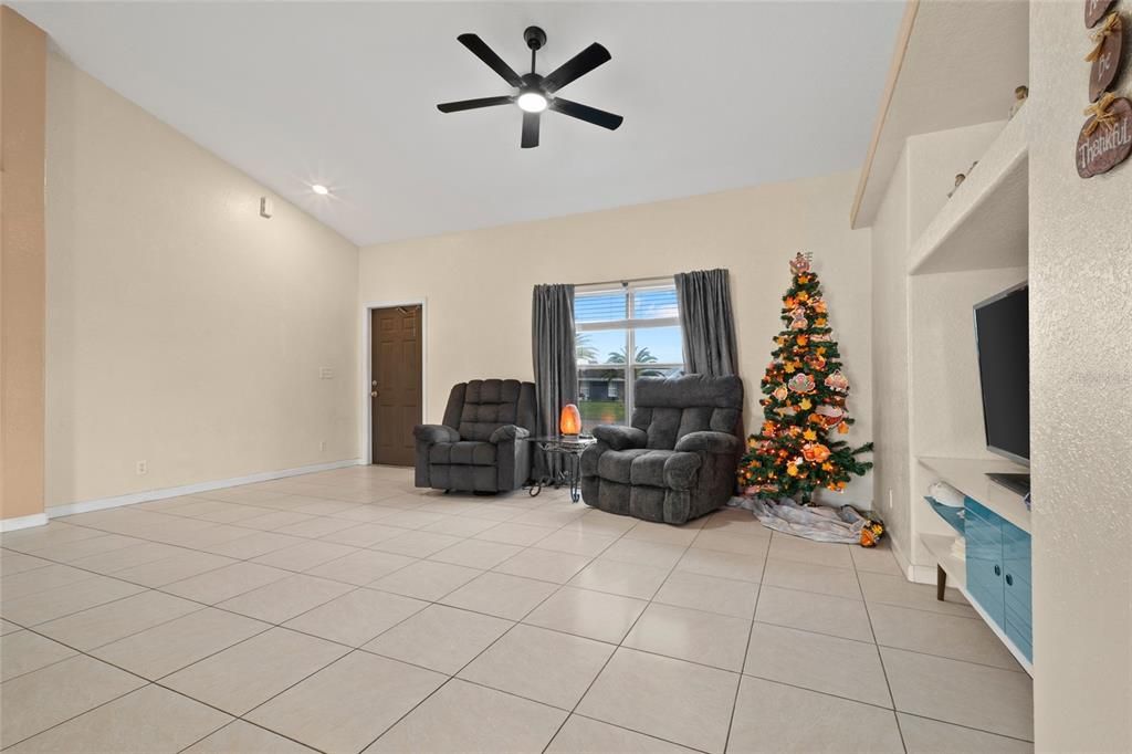 For Sale: $315,000 (4 beds, 2 baths, 1536 Square Feet)