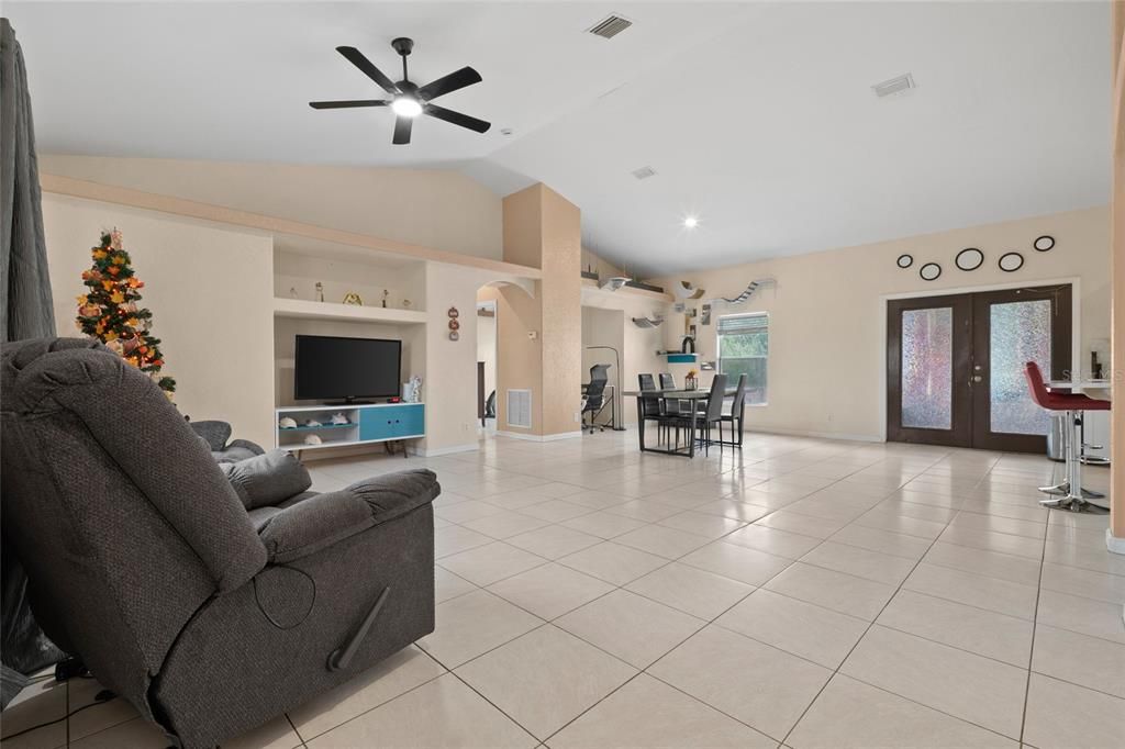 For Sale: $315,000 (4 beds, 2 baths, 1536 Square Feet)