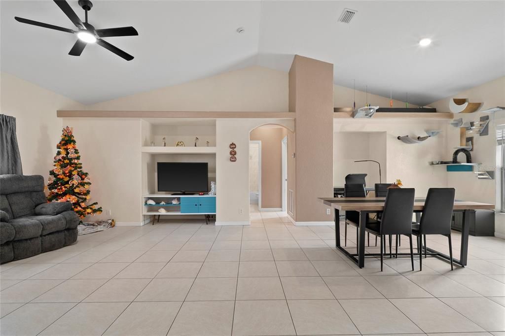 For Sale: $315,000 (4 beds, 2 baths, 1536 Square Feet)