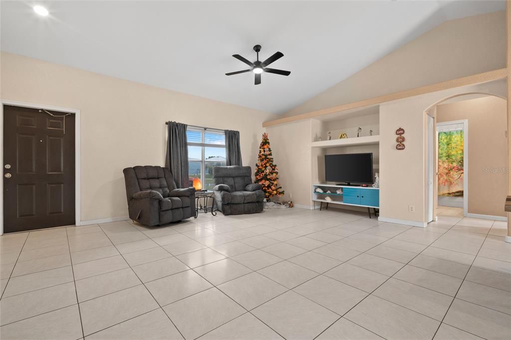 For Sale: $315,000 (4 beds, 2 baths, 1536 Square Feet)
