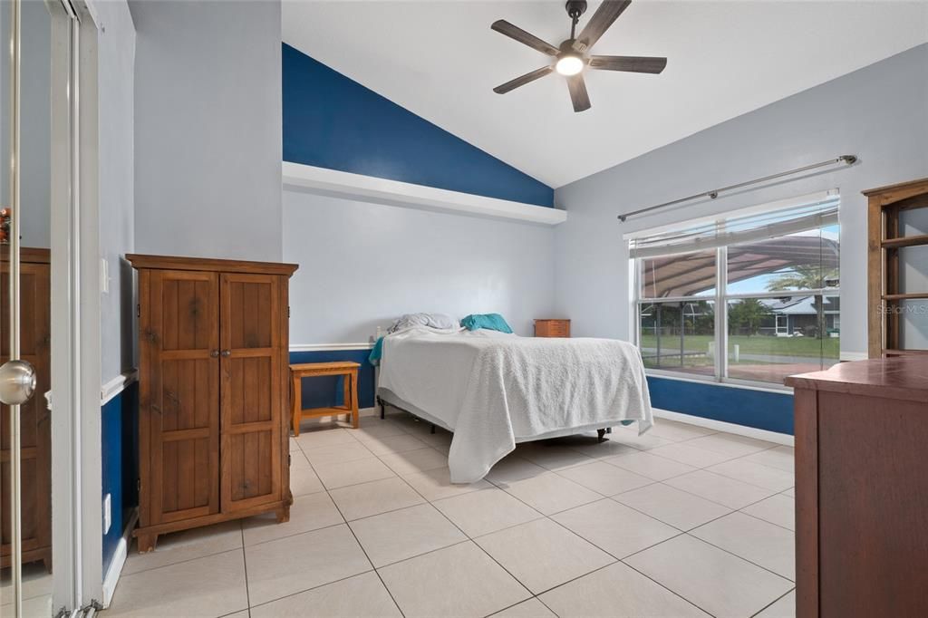 For Sale: $315,000 (4 beds, 2 baths, 1536 Square Feet)