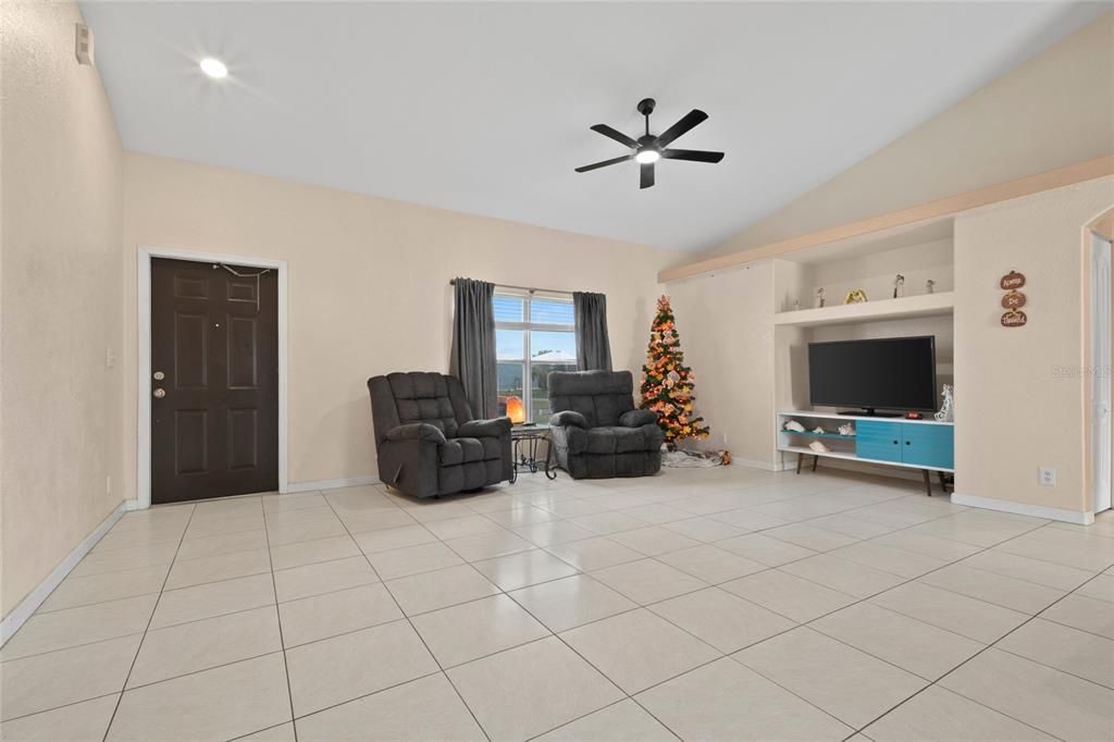 For Sale: $315,000 (4 beds, 2 baths, 1536 Square Feet)