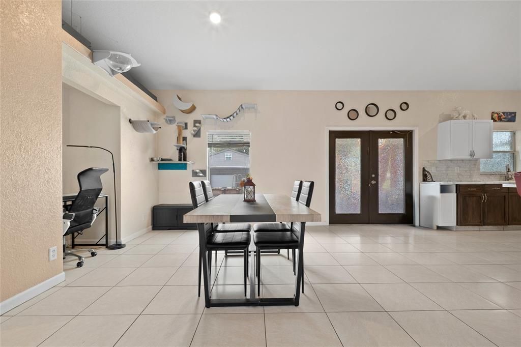 For Sale: $315,000 (4 beds, 2 baths, 1536 Square Feet)