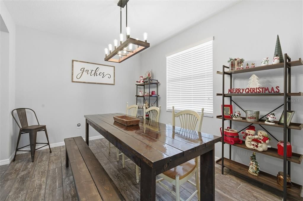 На продажу: $349,000 (4 спален, 2 ванн, 1894 Квадратных фут)