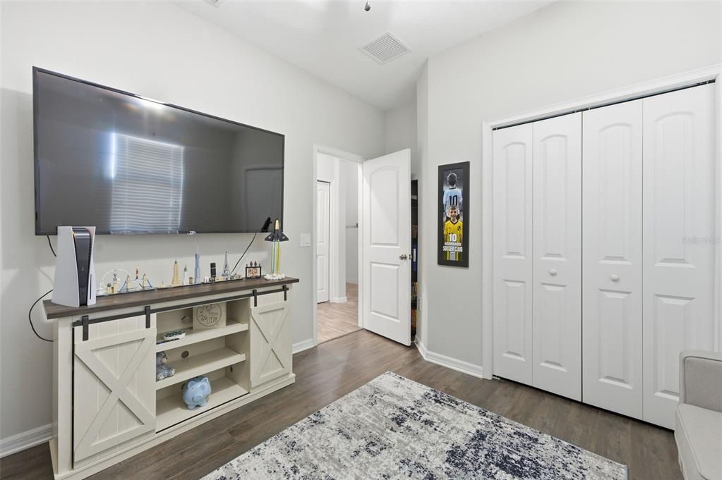 На продажу: $349,000 (4 спален, 2 ванн, 1894 Квадратных фут)