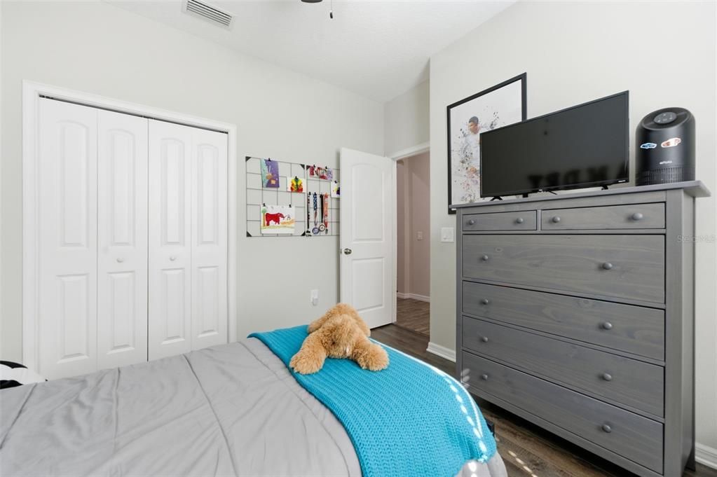 На продажу: $349,000 (4 спален, 2 ванн, 1894 Квадратных фут)