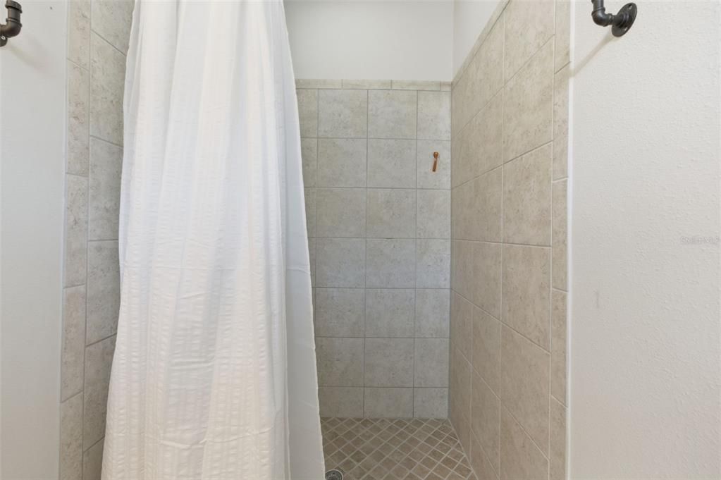 На продажу: $349,000 (4 спален, 2 ванн, 1894 Квадратных фут)