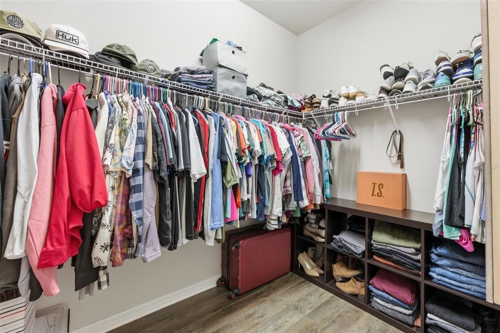 На продажу: $349,000 (4 спален, 2 ванн, 1894 Квадратных фут)