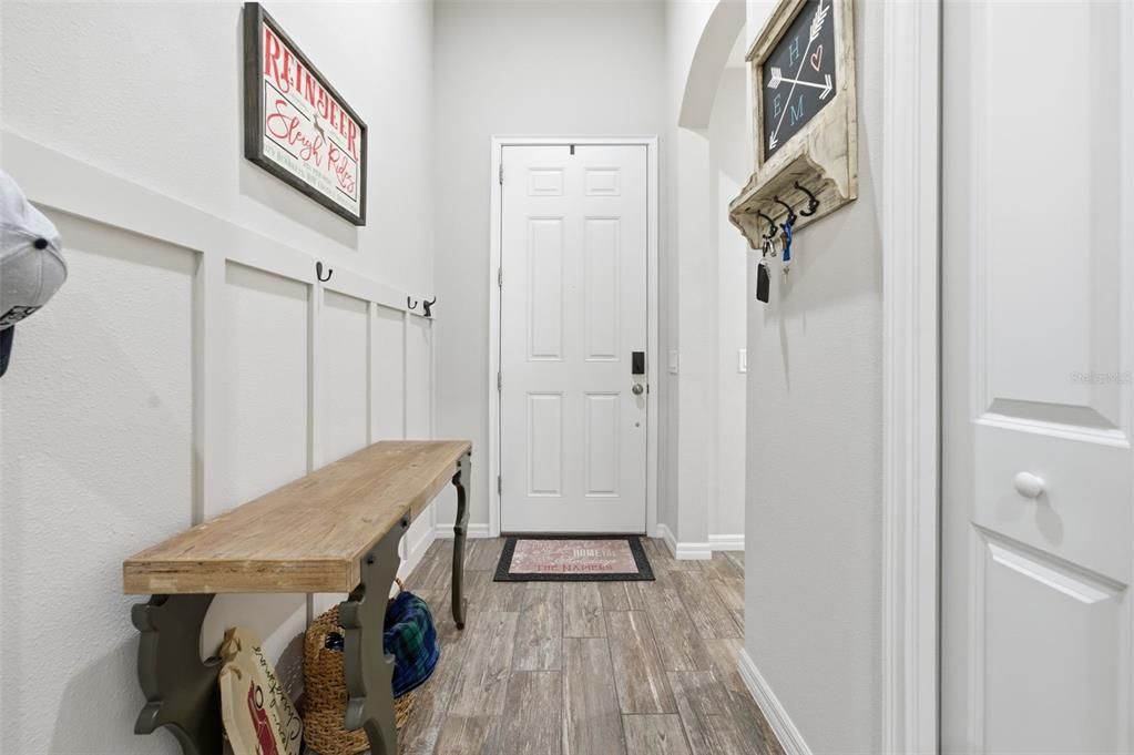 На продажу: $349,000 (4 спален, 2 ванн, 1894 Квадратных фут)