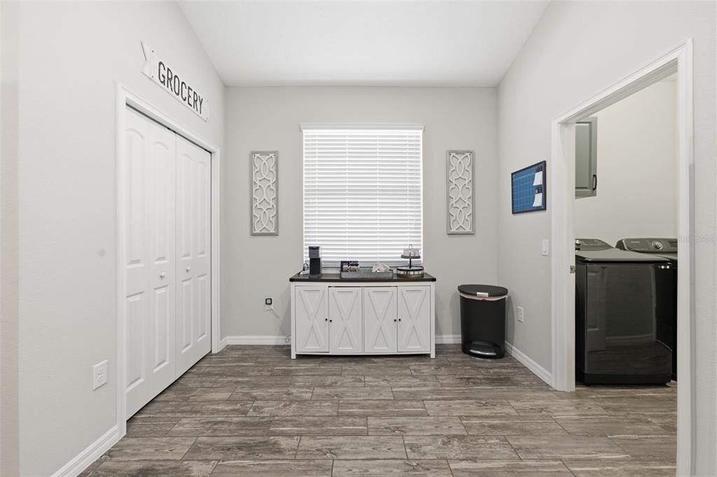 На продажу: $349,000 (4 спален, 2 ванн, 1894 Квадратных фут)