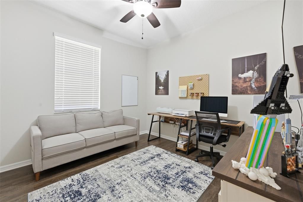 На продажу: $349,000 (4 спален, 2 ванн, 1894 Квадратных фут)