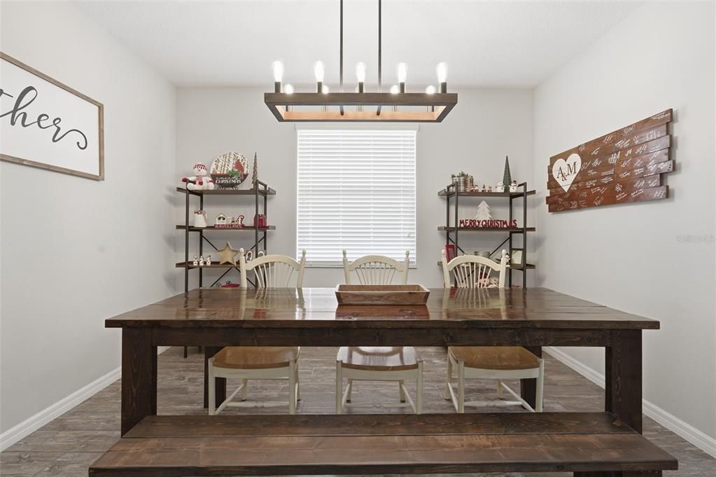 На продажу: $349,000 (4 спален, 2 ванн, 1894 Квадратных фут)