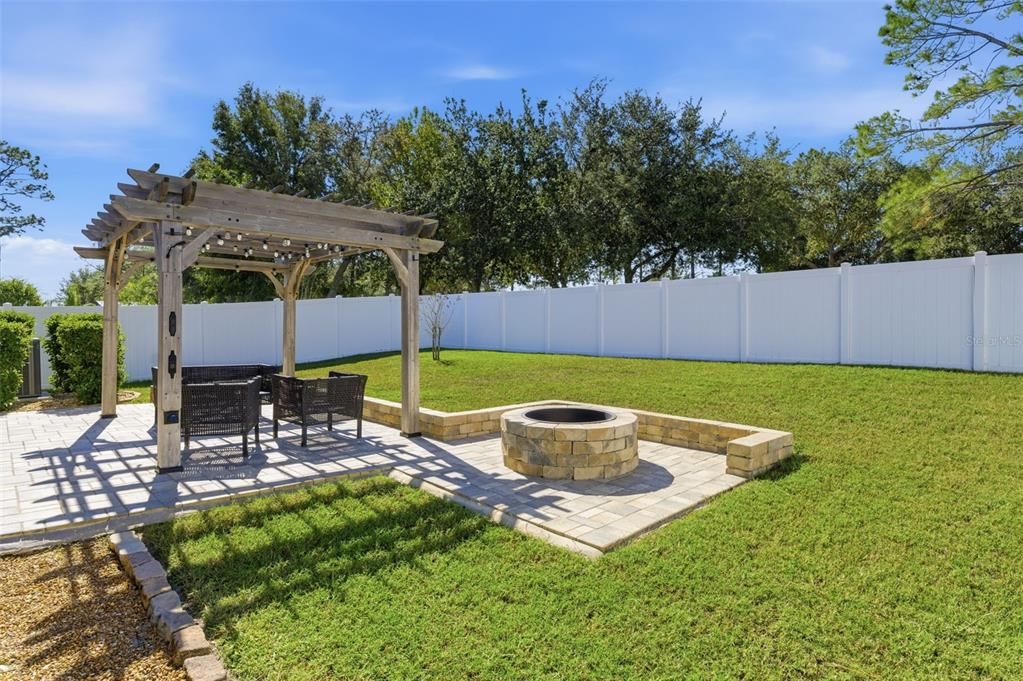 На продажу: $349,000 (4 спален, 2 ванн, 1894 Квадратных фут)