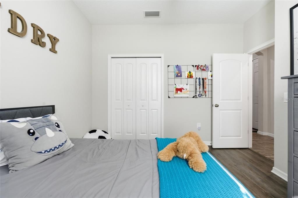 На продажу: $349,000 (4 спален, 2 ванн, 1894 Квадратных фут)