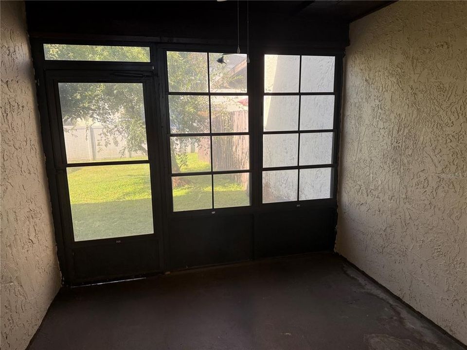 For Sale: $255,000 (2 beds, 1 baths, 1144 Square Feet)