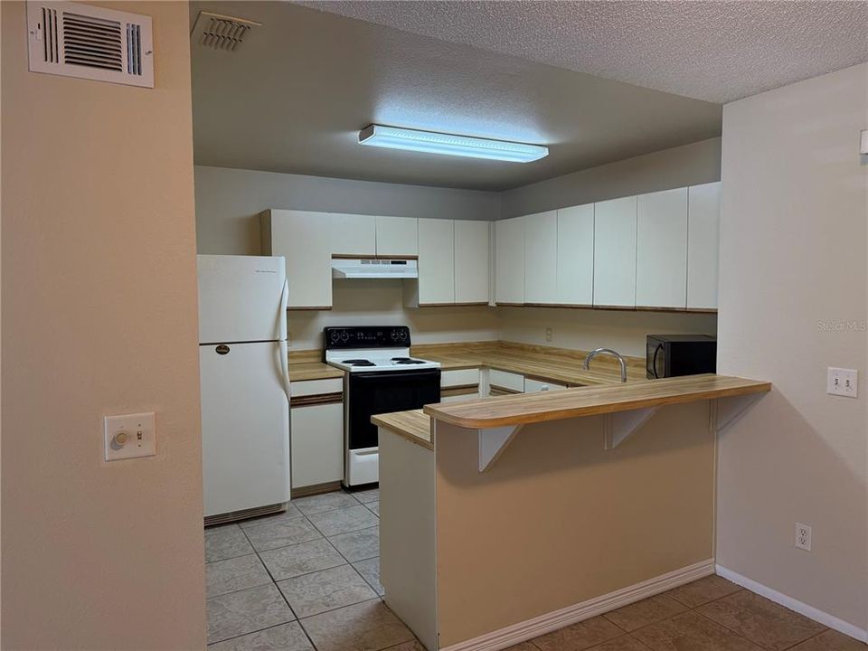 For Sale: $255,000 (2 beds, 1 baths, 1144 Square Feet)