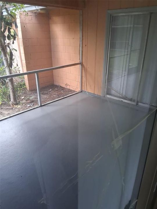 出租: $1,350 (2 贝兹, 1 浴室, 1000 平方英尺)