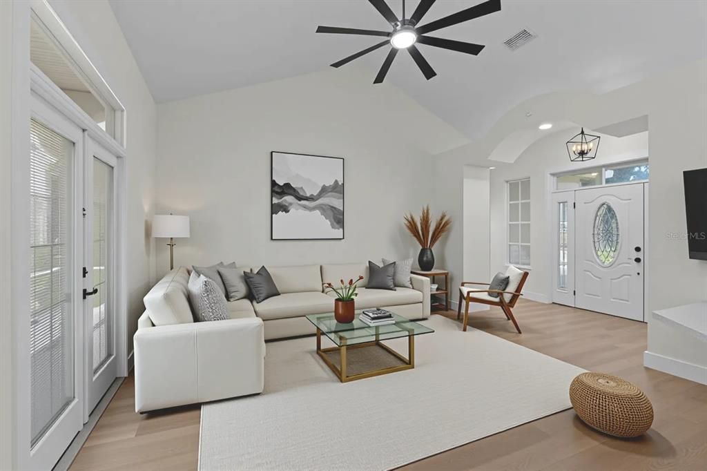 For Rent: $2,900 (4 beds, 2 baths, 1480 Square Feet)