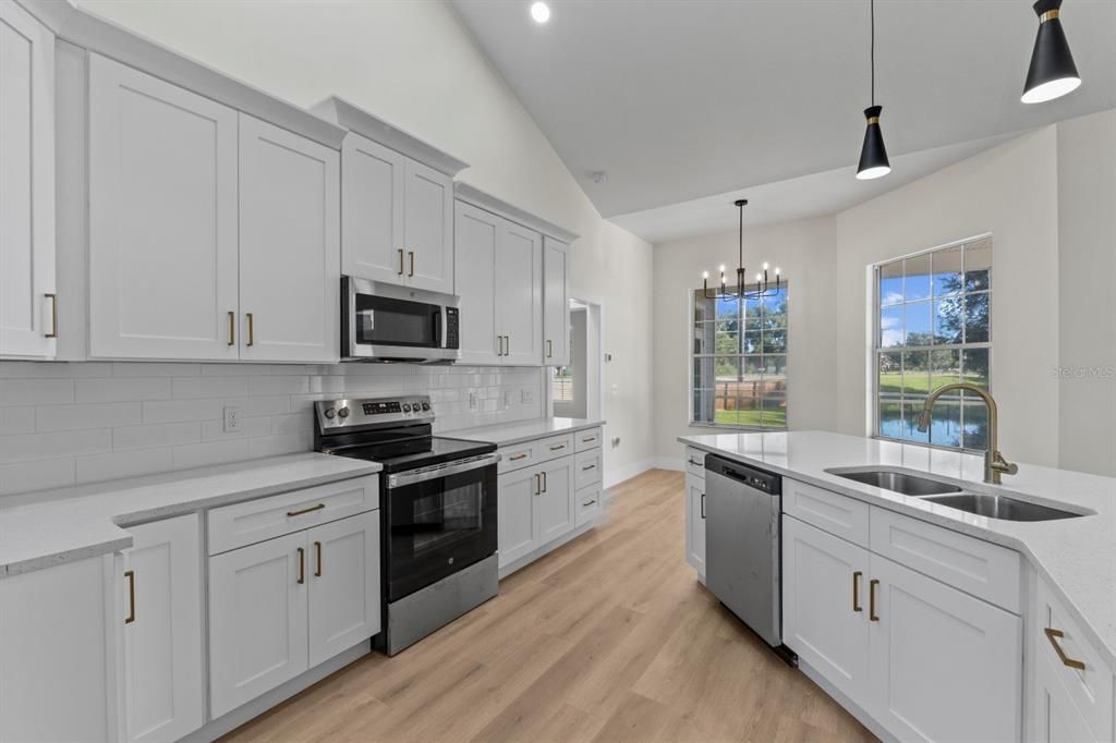 For Rent: $2,900 (4 beds, 2 baths, 1480 Square Feet)