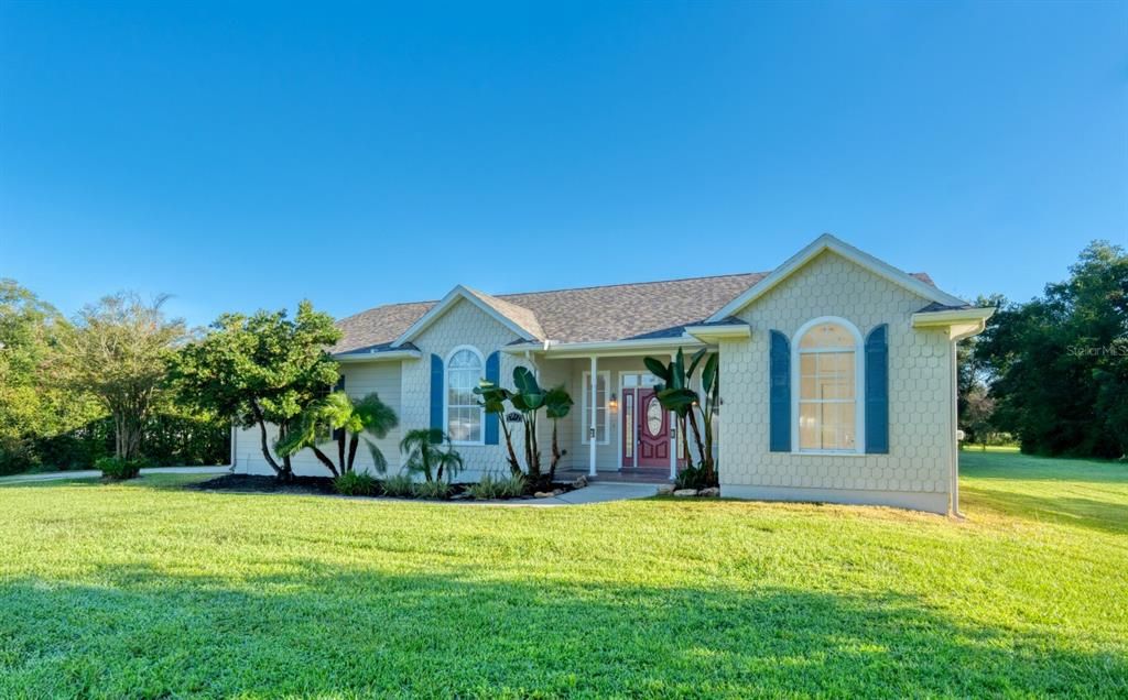 For Rent: $2,900 (4 beds, 2 baths, 1480 Square Feet)