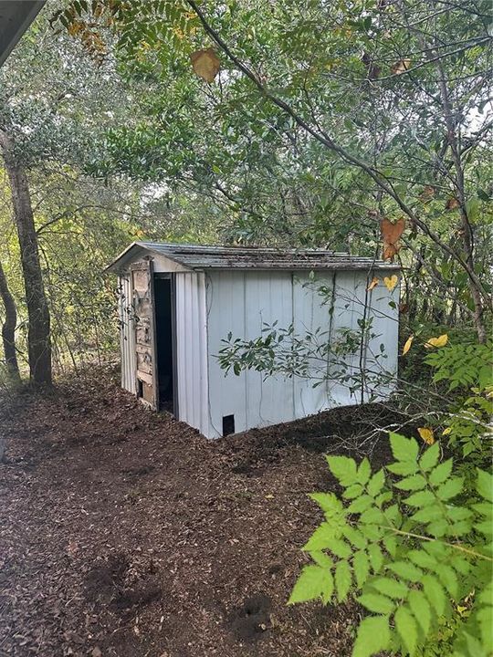 For Sale: $89,999 (4 beds, 1 baths, 990 Square Feet)