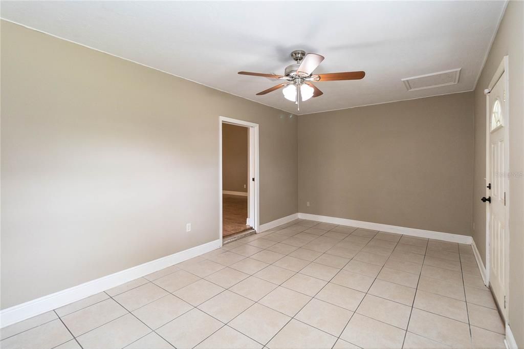 En Venta: $414,998 (3 camas, 2 baños, 1619 Pies cuadrados)