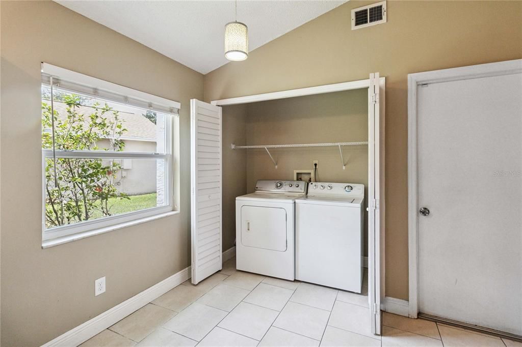 En Venta: $414,998 (3 camas, 2 baños, 1619 Pies cuadrados)